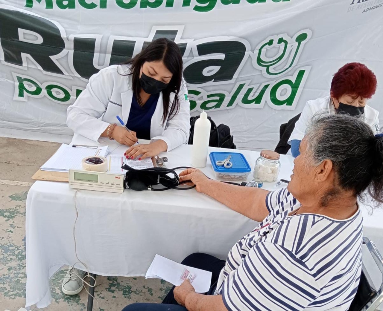 Atienden A M S De Mil Personas Con Brigada De Salud