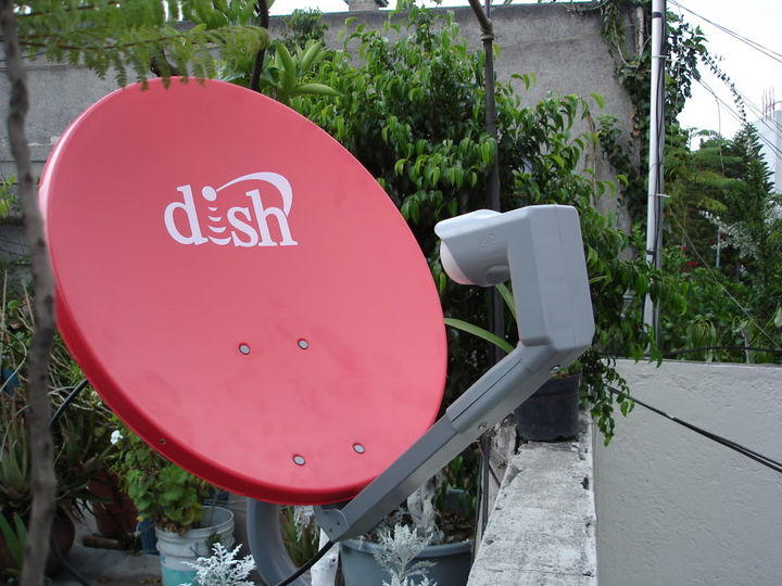 Denuncian alianza Telmex-Dish en 2008