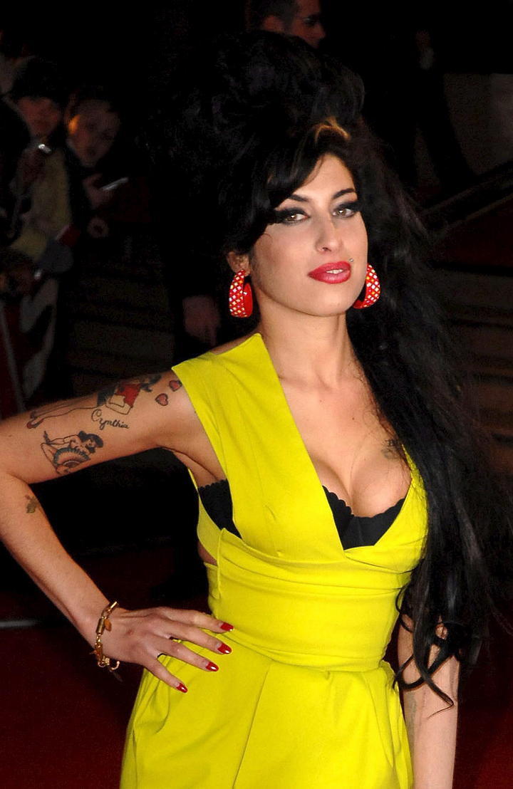 Amy Winehouse aún habla con su padre