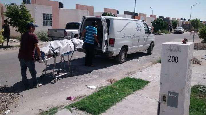 Asesinan a mujer a puñaladas en Torreón