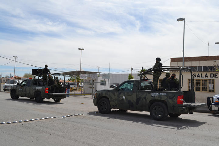 Asesinan a soldado afuera del Cereso de Torreón