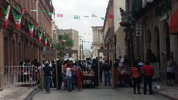 Blindan Plaza de Armas por festejos