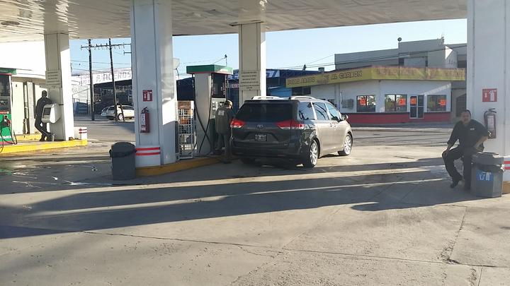 Precio de gasolina magna disminuye en zona fronteriza