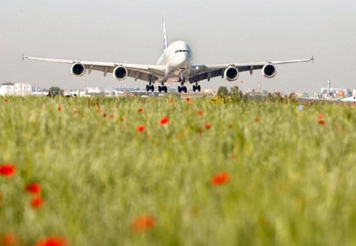 Suman 50 amenazas a aerolíneas de EU en 10 días