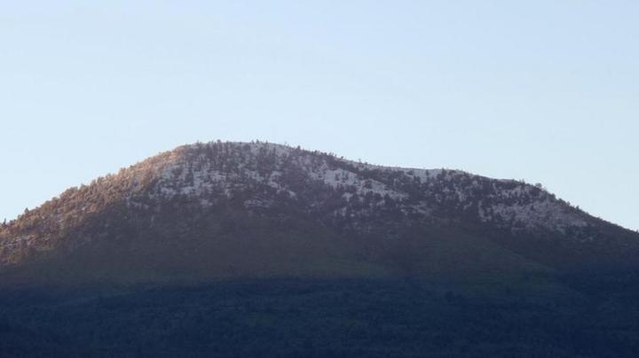 Nevados al menos cinco cerros de Michoacán