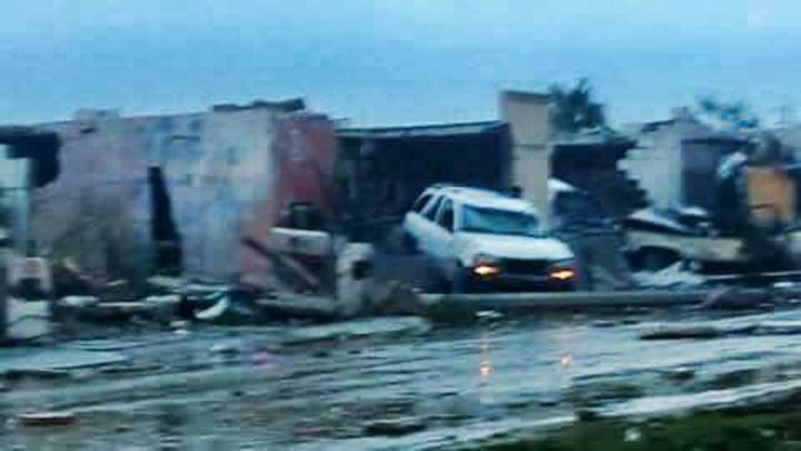 88 personas en hospitales tras tornado de Acuña