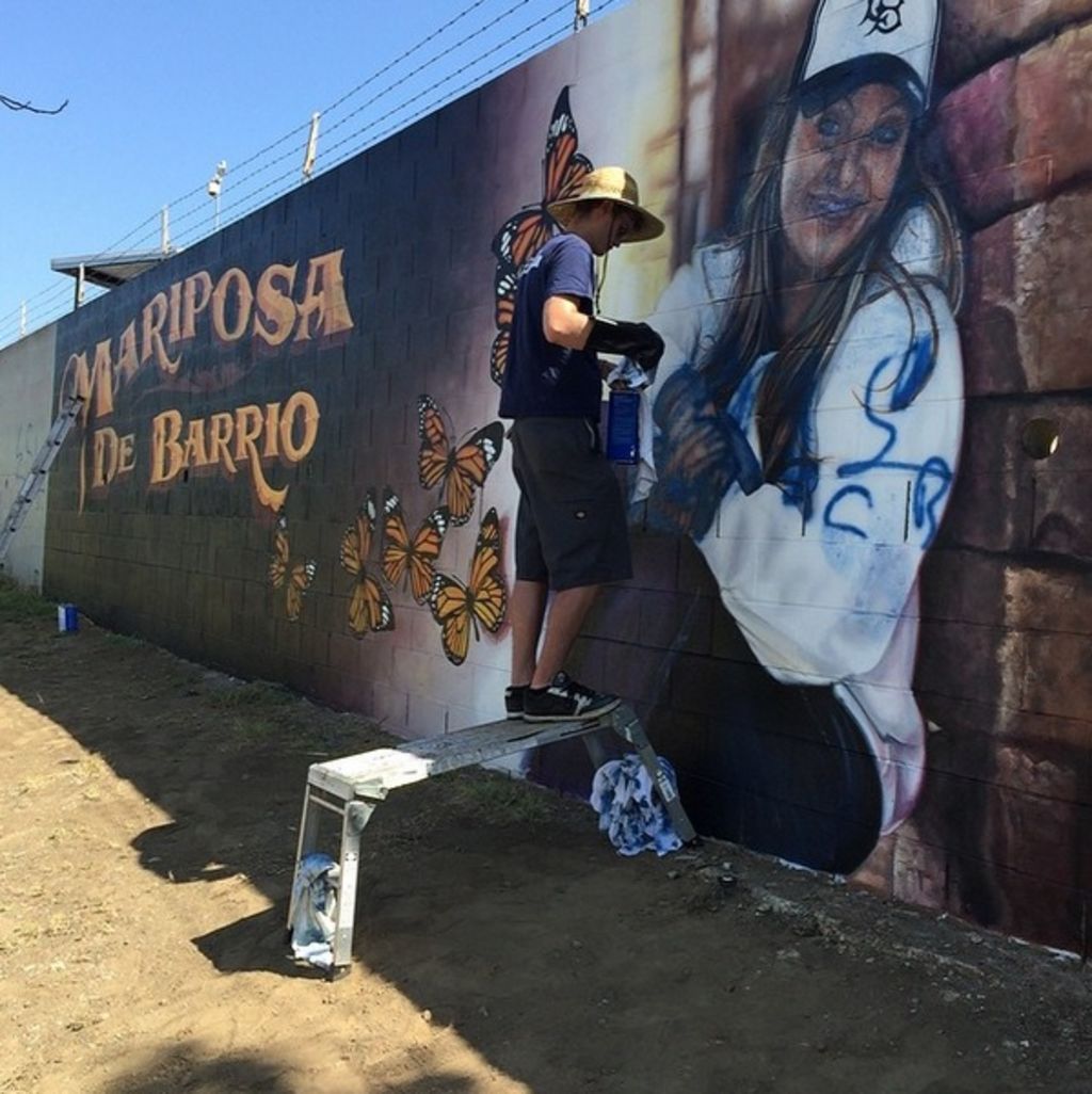 Inauguran mural en homenaje a Jenni Rivera en Long Beach