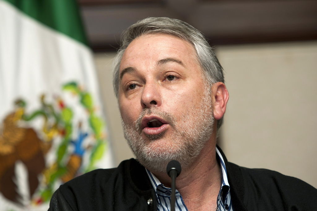 Piden senadores investigar a exgobernador de Jalisco