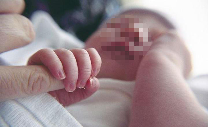 Cortan genitales a recién nacido por error en Saltillo