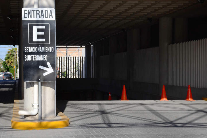 Multan hasta en el estacionamiento de Presidencia