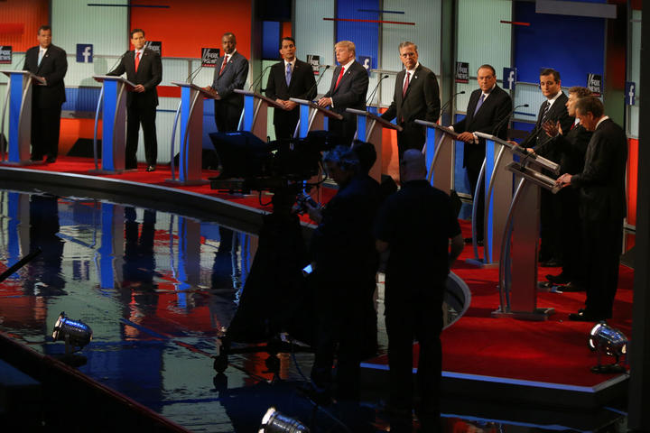 Candidatos republicanos rivalizan en tema migratorio y del EI