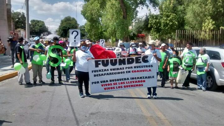 Realizan marcha por los desaparecidos en Coahuila