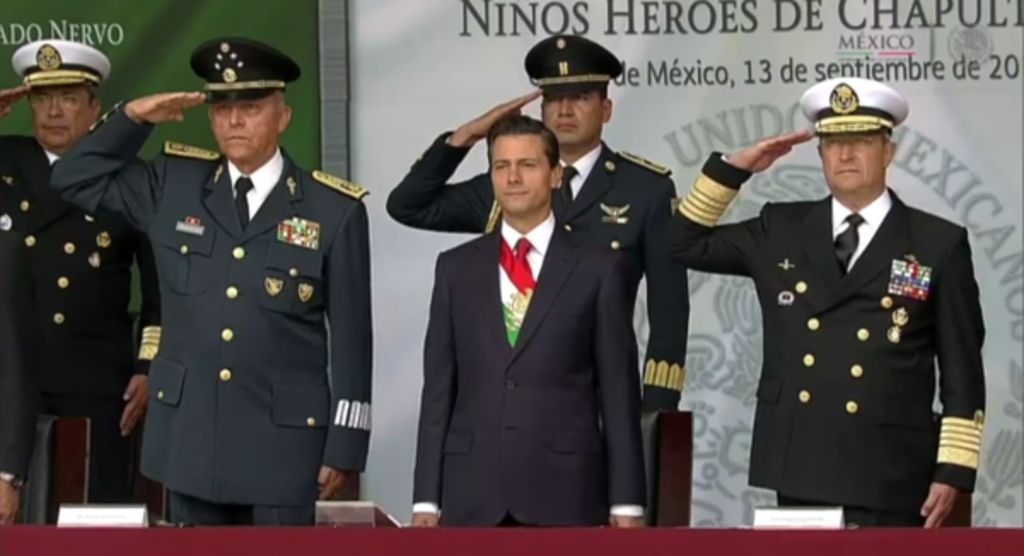 Peña Nieto rinde honores a Niños Héroes