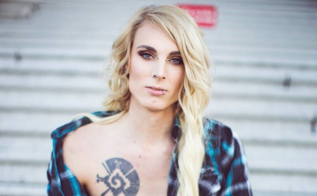 Courtney Demone, la mujer transexual que desafía la censura en redes