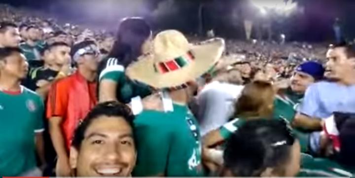 Graban bronca entre mexicanos en el Rose Bowl
