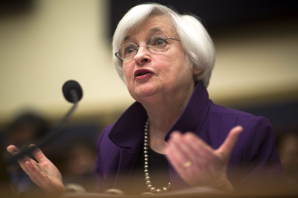 Presidenta de la Fed considera posible alza de tasas en diciembre