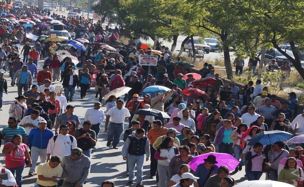 Marcha CNTE por segundo día en Oaxaca