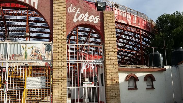 Continúa clausurada Plaza de Toros Armillita