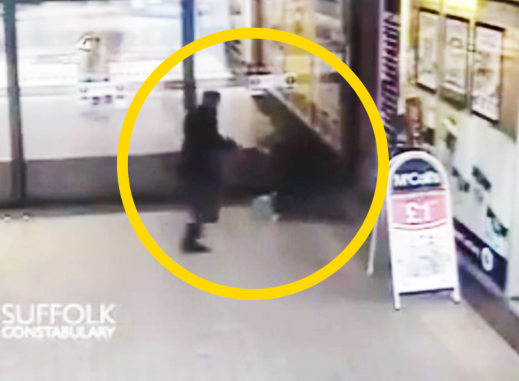 Difunden video de brutal golpiza a anciano en Inglaterra