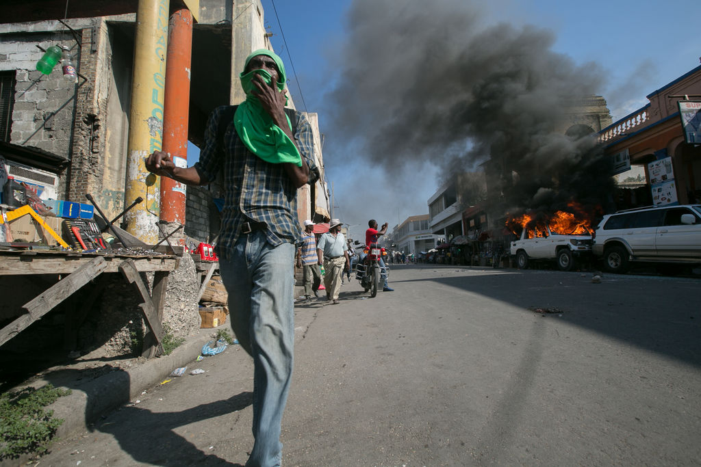 Vuelve violencia a calles de Haití a seis días de elecciones