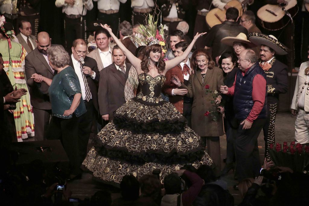 Alicia Machado es la reina de los mariachis 2016
