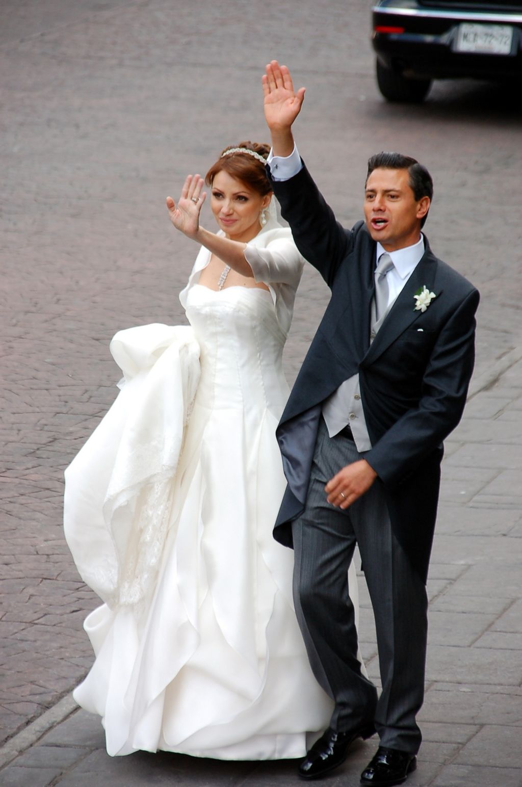 Revelan irregularidades en boda EPN-Rivera