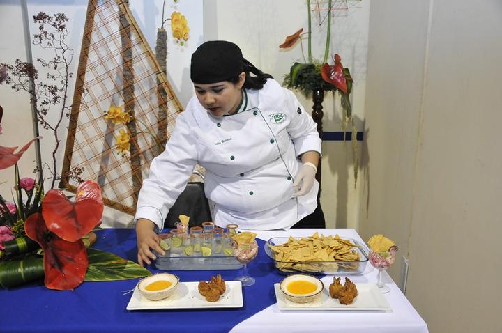 UTRCC dio una muestra gastronómica en Feria del Arte