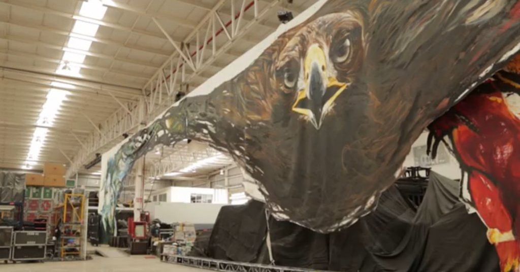 'Volará' águila sobre escenario de Vicente Fernández