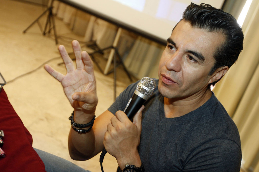 Analiza Adrián Uribe idea de trabajar con Omar Chaparro y Adal Ramones