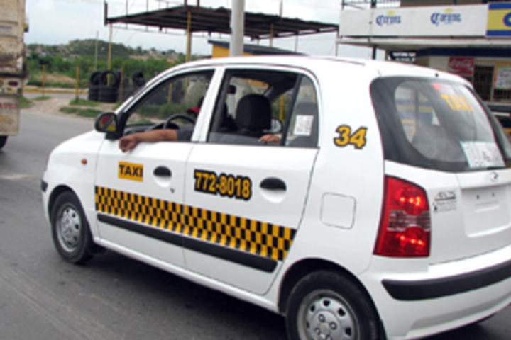 Taxistas de Acuña piden aumentar 5 pesos la tarifa