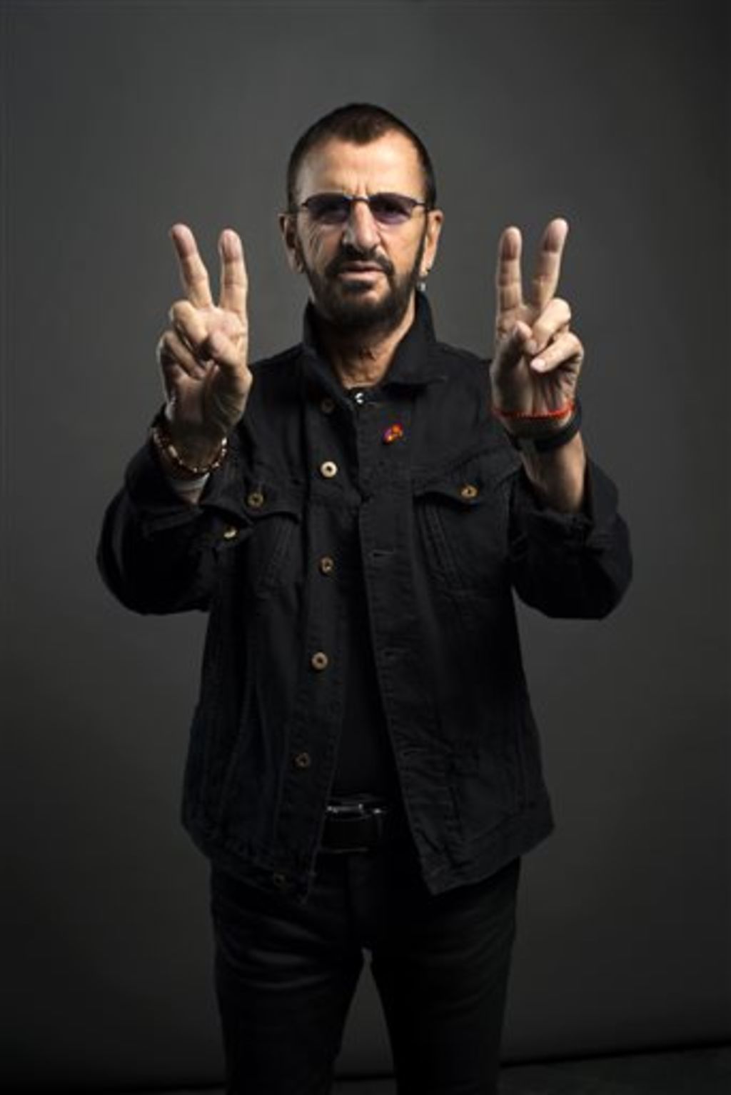 Quiere Ringo Starr expandir su mensaje de paz y amor