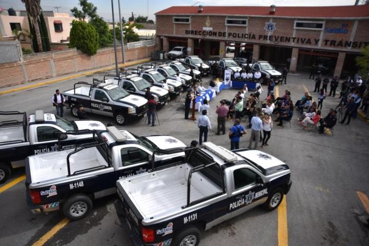 Entrega alcalde de Saltillo 11 patrullas a Policía Municipal