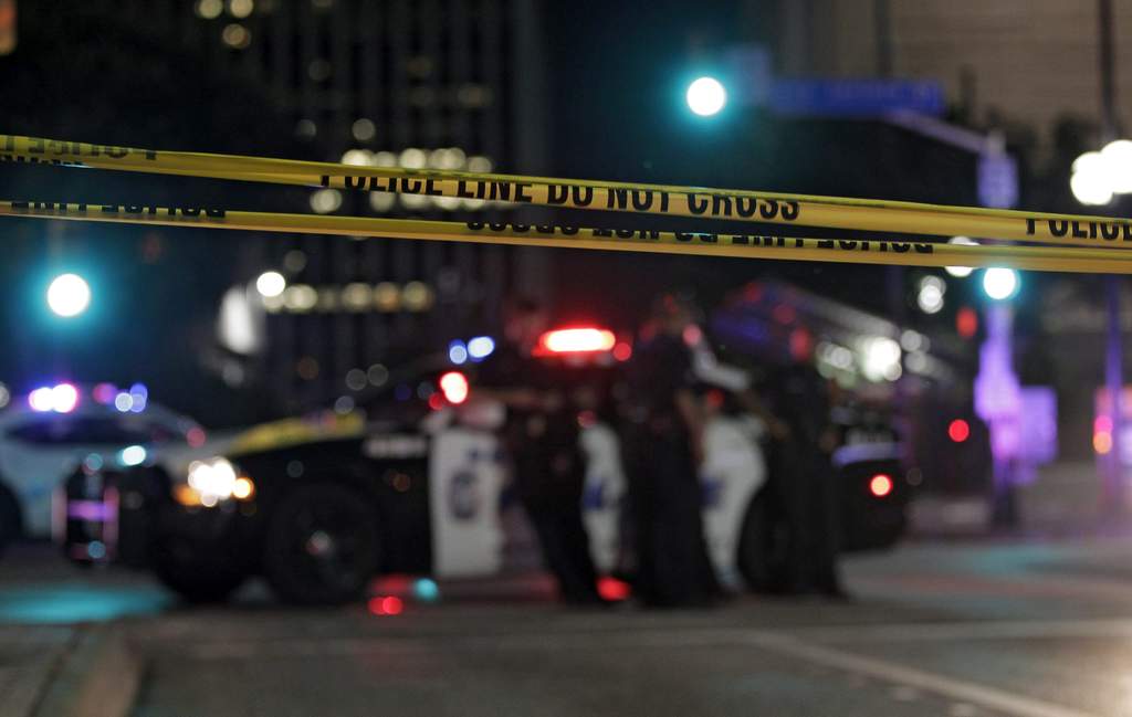 Muere mujer de 66 años en Nueva York por disparos de un policía