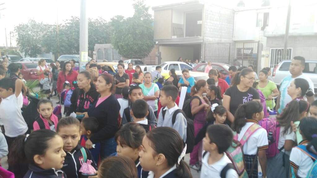 Cierran plantel en Torreón por falta de salón