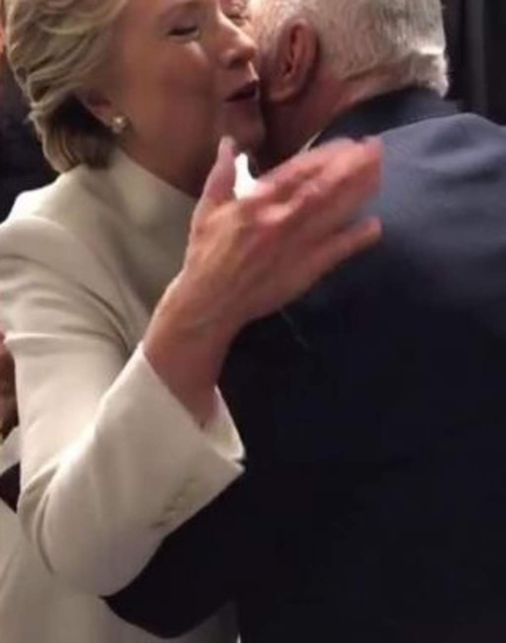 Vicente Fernández y Hillary Clinton se encuentran tras debate