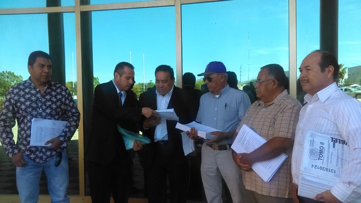 Acuden exonerados de ‘Coahuilazo’ a pedir su reinstalación en PGJE