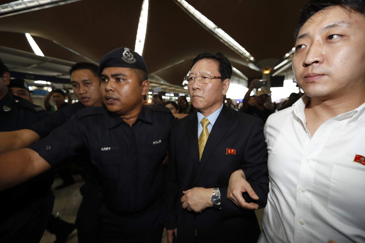Embajador norcoreano abandona Malasia tras ser expulsado