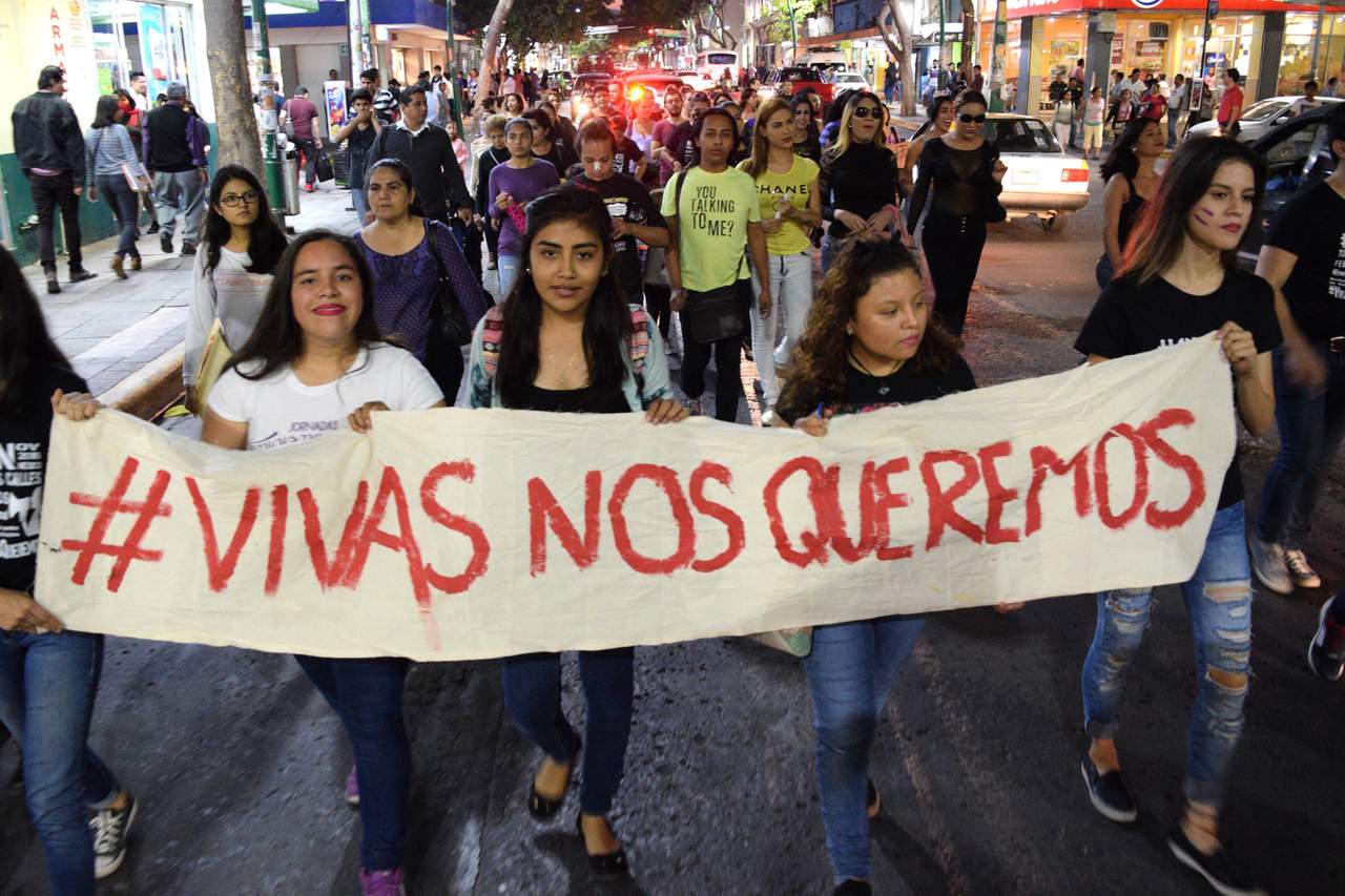 Mujeres invitan a denunciar violencia en redes sociales