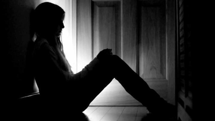 Suben casos de depresión y las tendencias suicidas