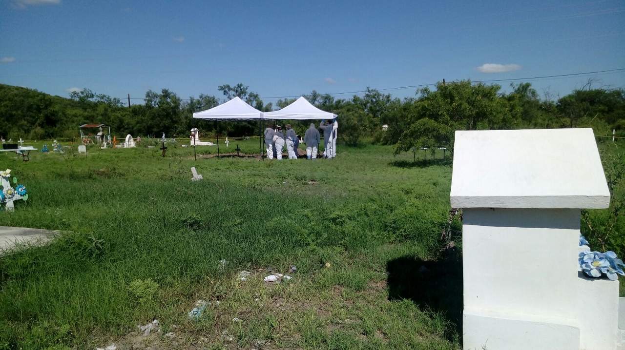 Reanudan exhumaciones en Acuña; señalan retraso