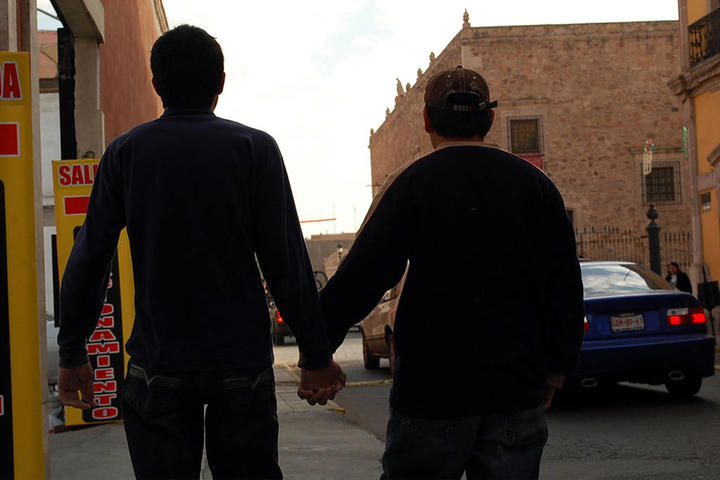 Seis parejas gay han adoptado en Coahuila