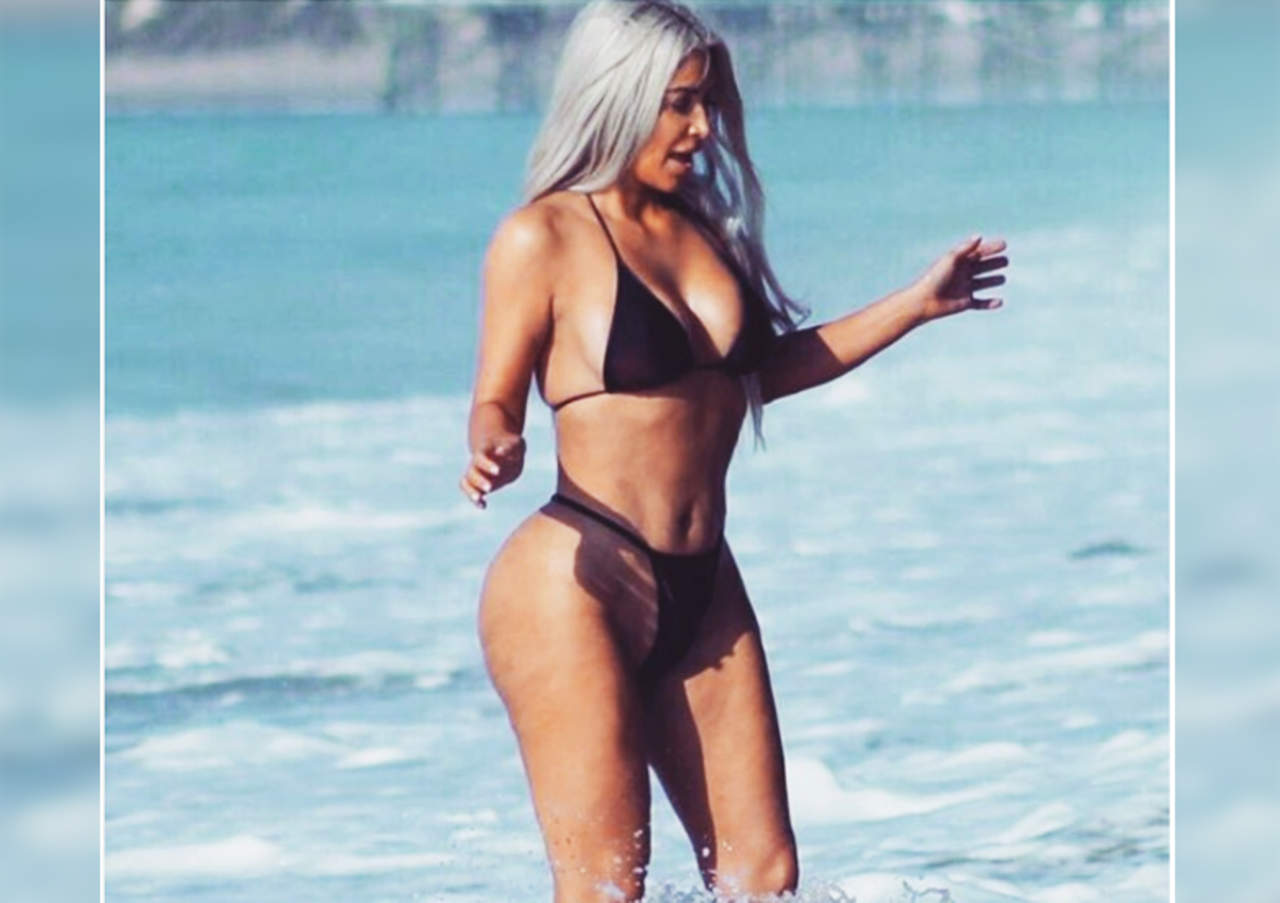 Kim Kardashian presume sus propios descuidos en la playa