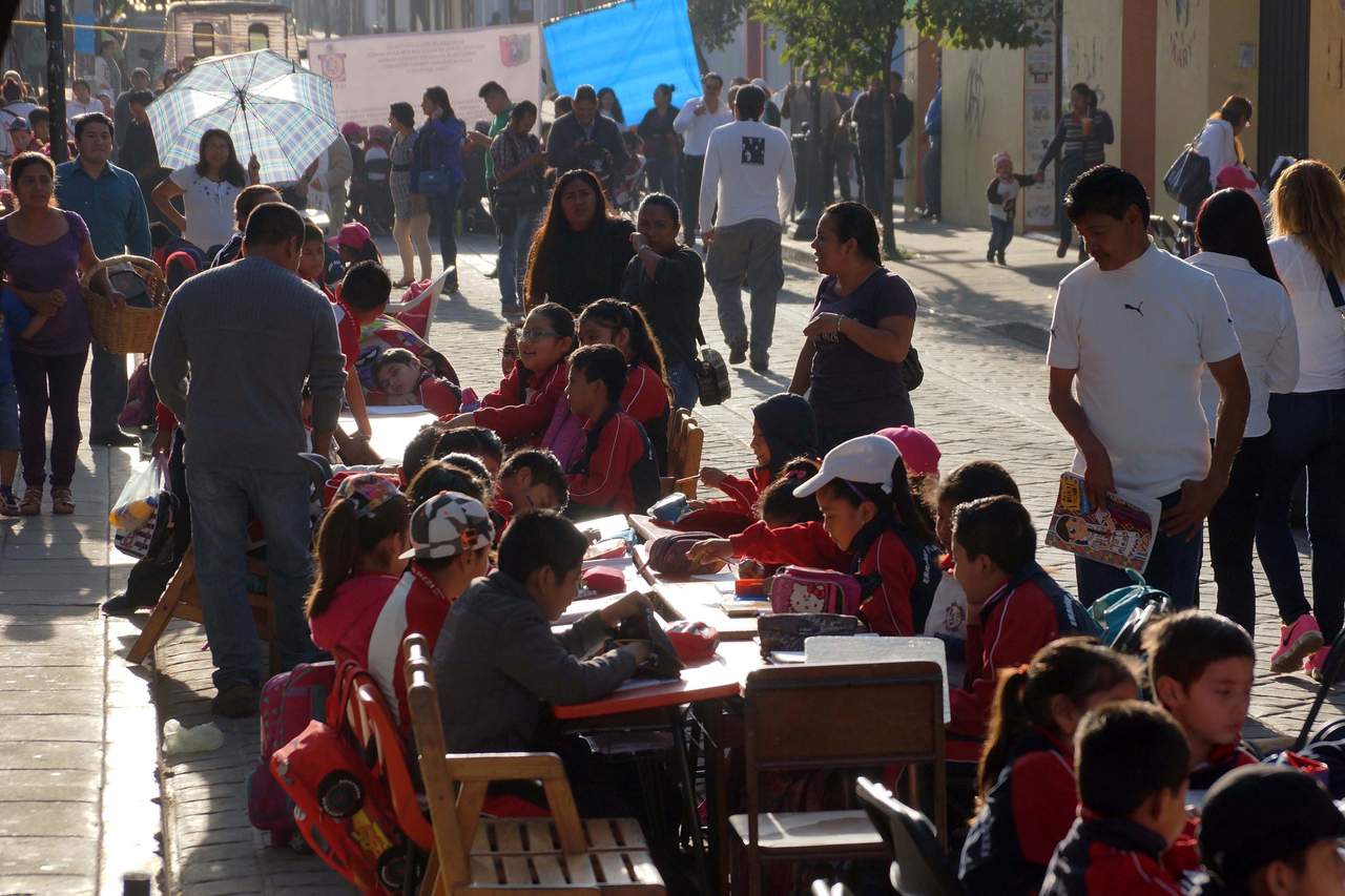 Escuelas de Oaxaca darán clases en aulas provicionales, tras sismos
