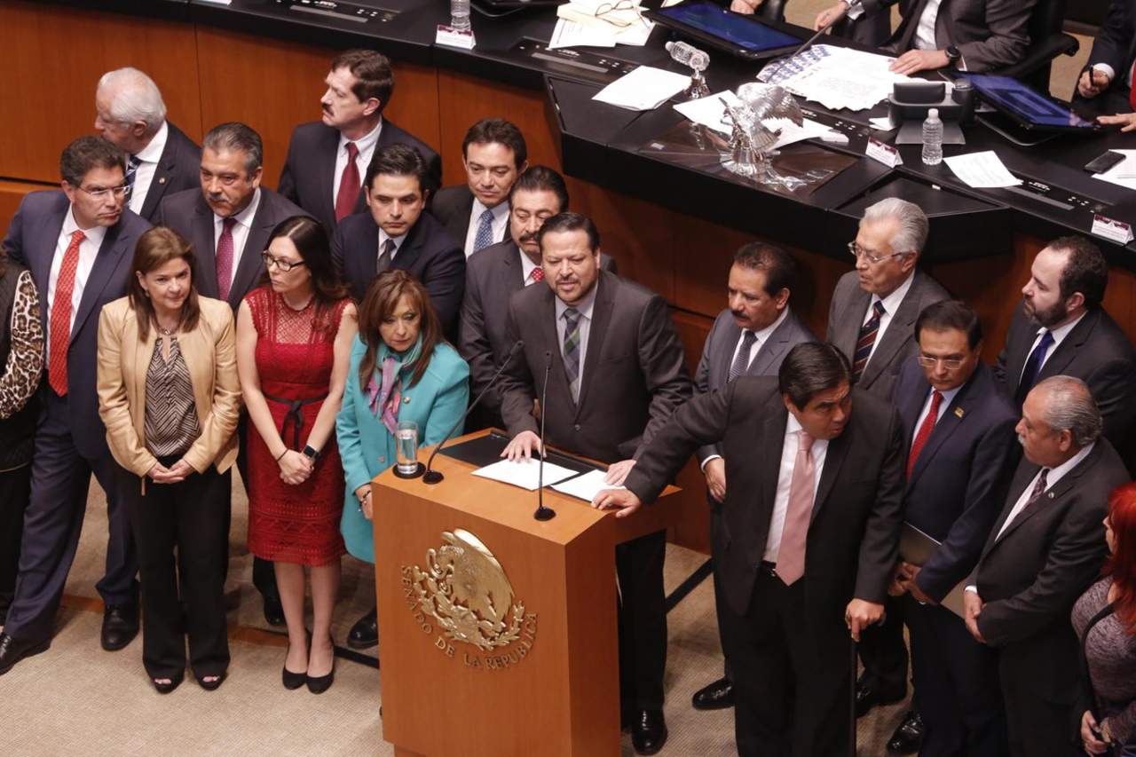 Oposición 'revienta' sesión del Senado por caso Santiago Nieto
