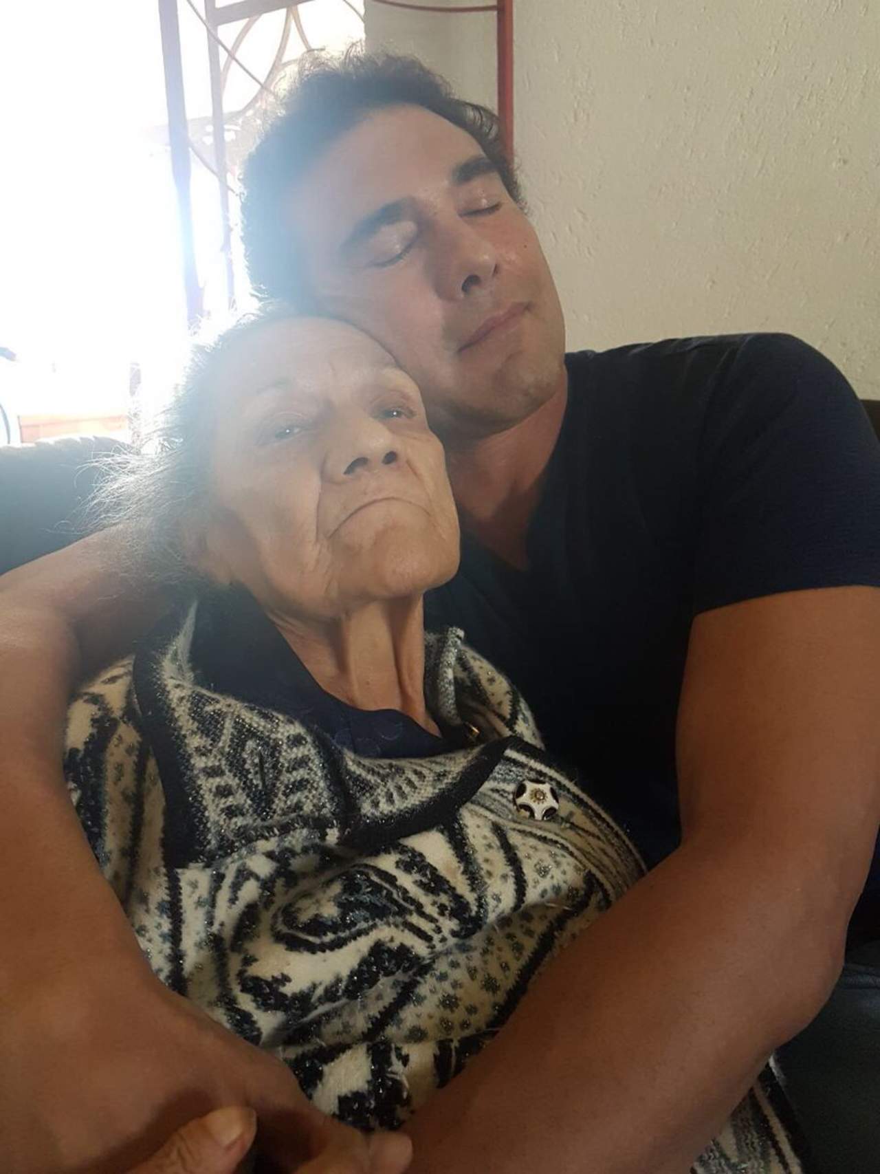 Mamá de Eduardo Yáñez a punto de perder la vida por malos cuidados