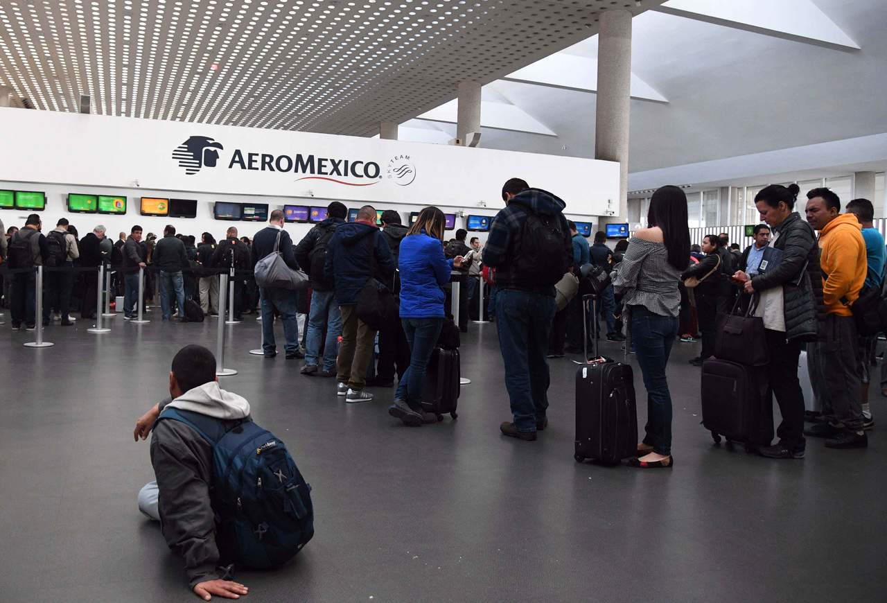 Aeroméxico no cobrará cargos por reexpedición de boletos tras huelga de pilotos