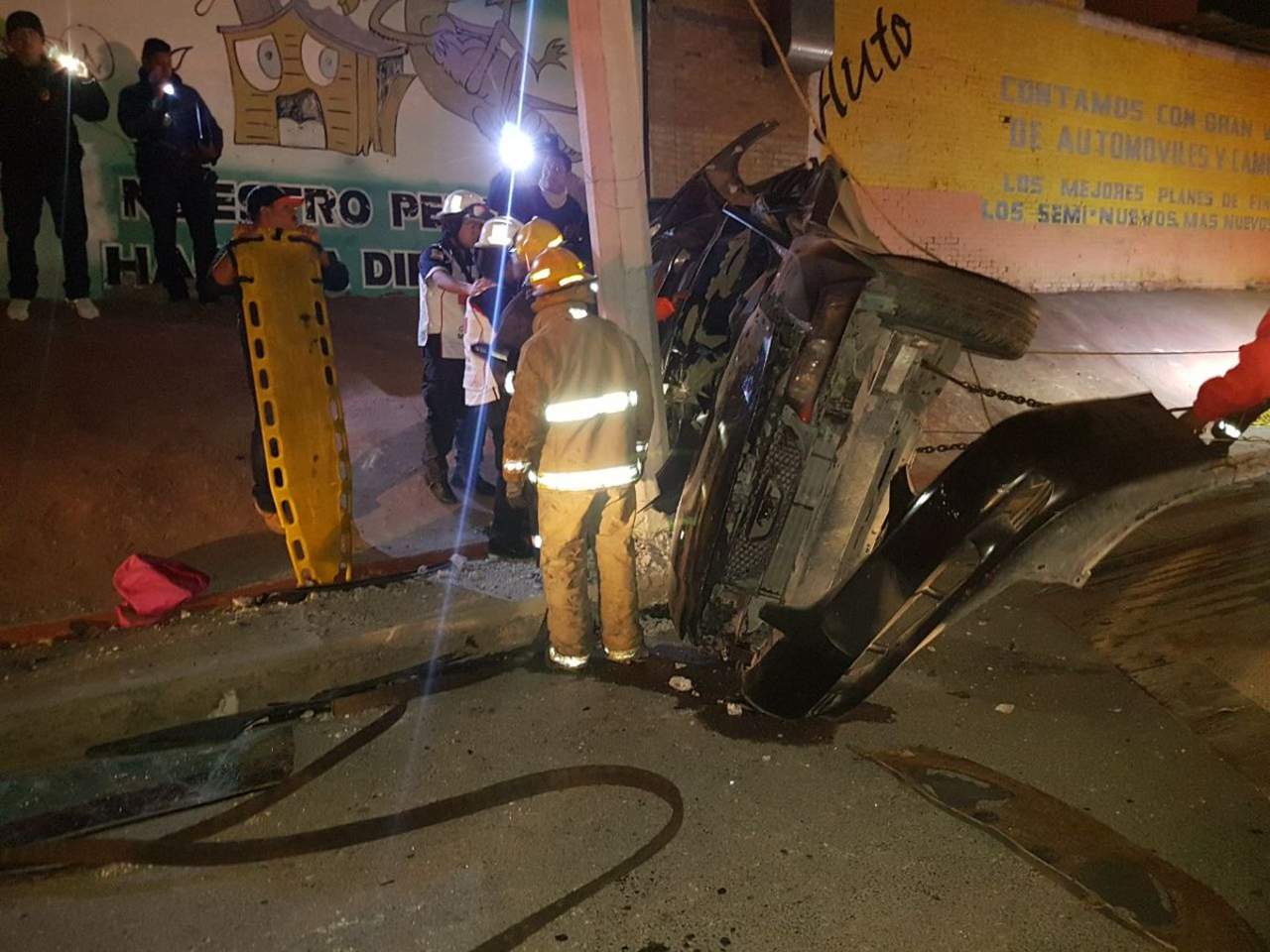 Mueren dos hombres en accidente de madrugada en Torreón
