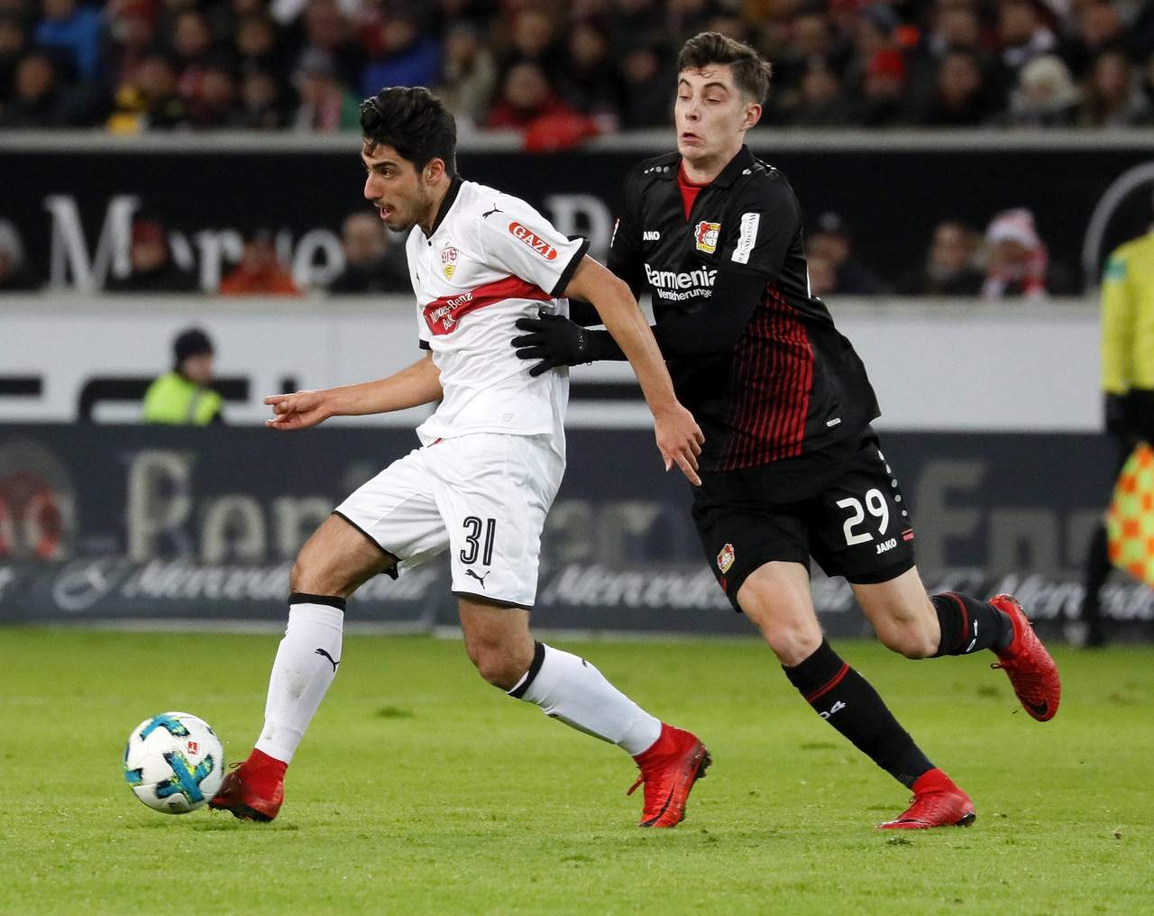 Bayer Leverkusen vence 2-0 al Stuttgart y es cuarto en la Bundesliga