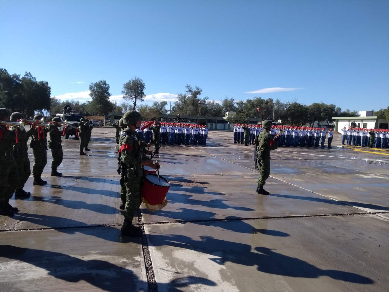 Dan bienvenida a jóvenes del SMN en Torreón