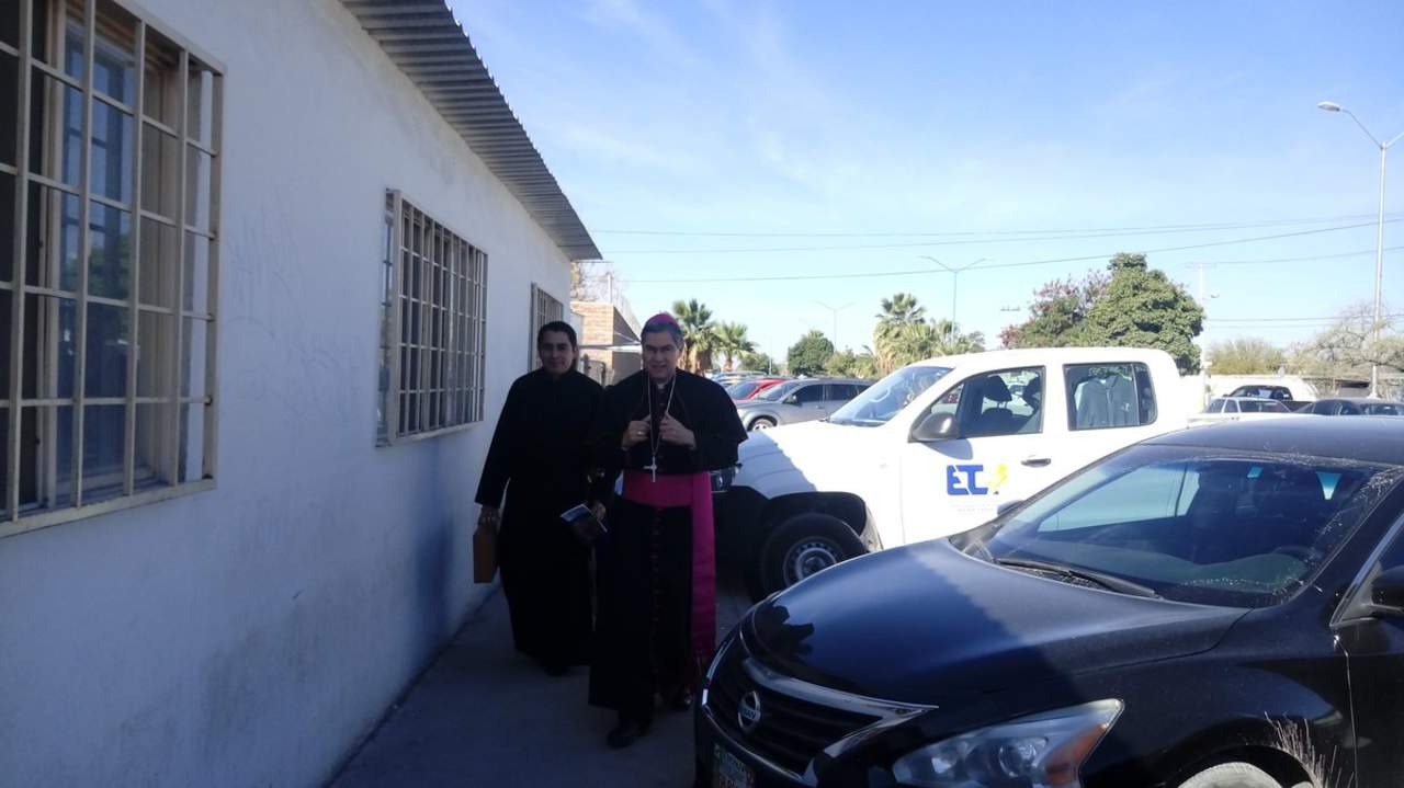 Acude obispo de Torreón al Cereso para imposición de ceniza
